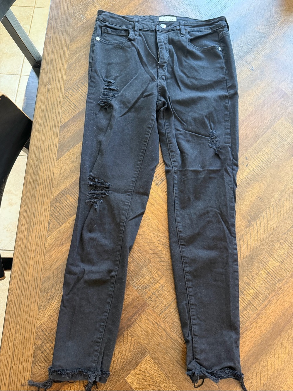 Women's Black Distressed Skinny Jeans - Stretch Fit